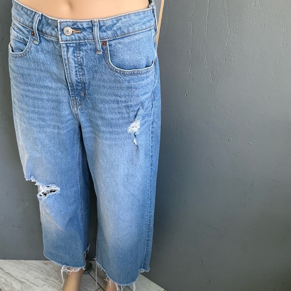 Old Navy Extra High-Waisted Wide-Leg Ripped Jeans for Women Loose From The Heap - Picture 4 of 15